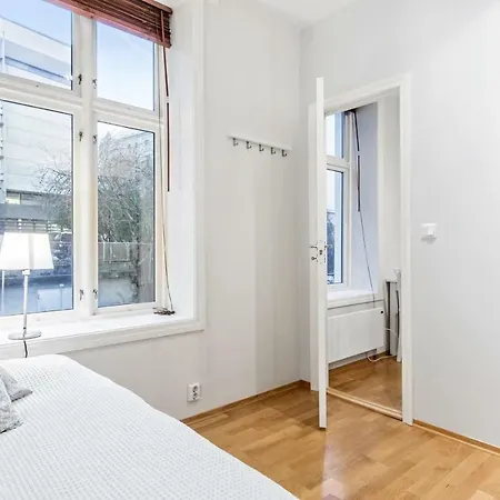 Modern In Centre Apartment